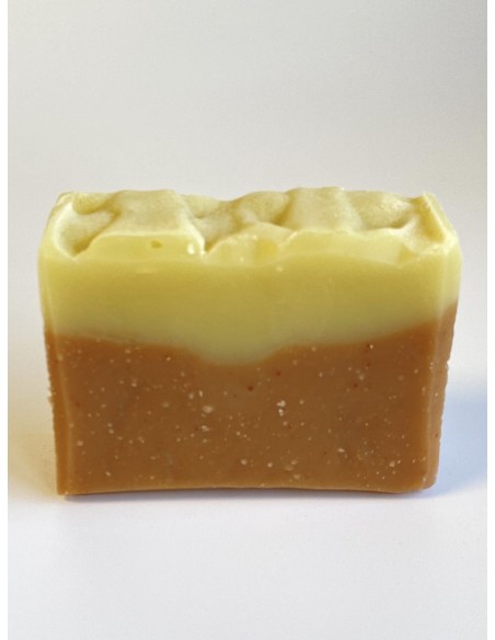 Barre de savon à l'huile d'avocat et à l'argile rose