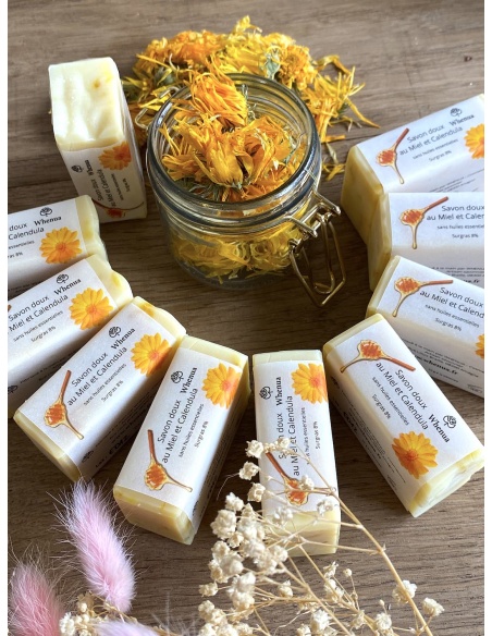 Savons invités personnalisés - Cadeaux artisanaux pour mariage, baptême & événements